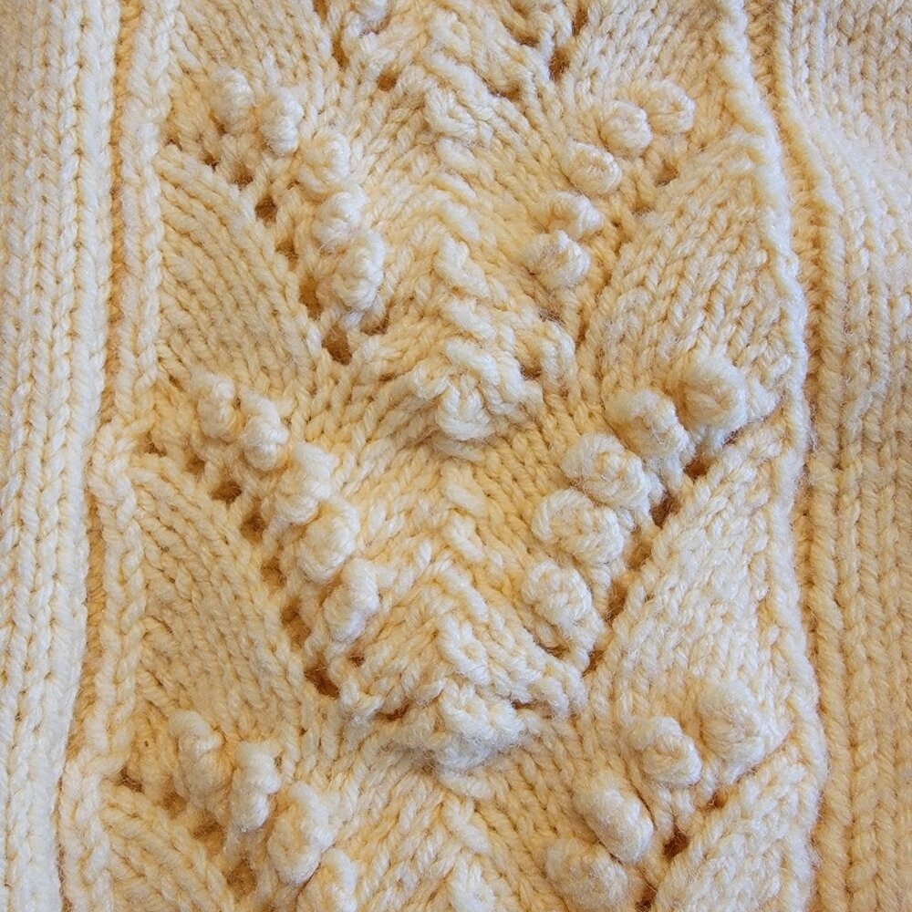 Vintage Hand Knit Wool Cardigan Sweater Cable Knit Beautiful Buttons Sz‎ M / L - Picture 2 of 9
